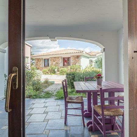 Oleandri Rossi Villa Tanaunella Esterno foto