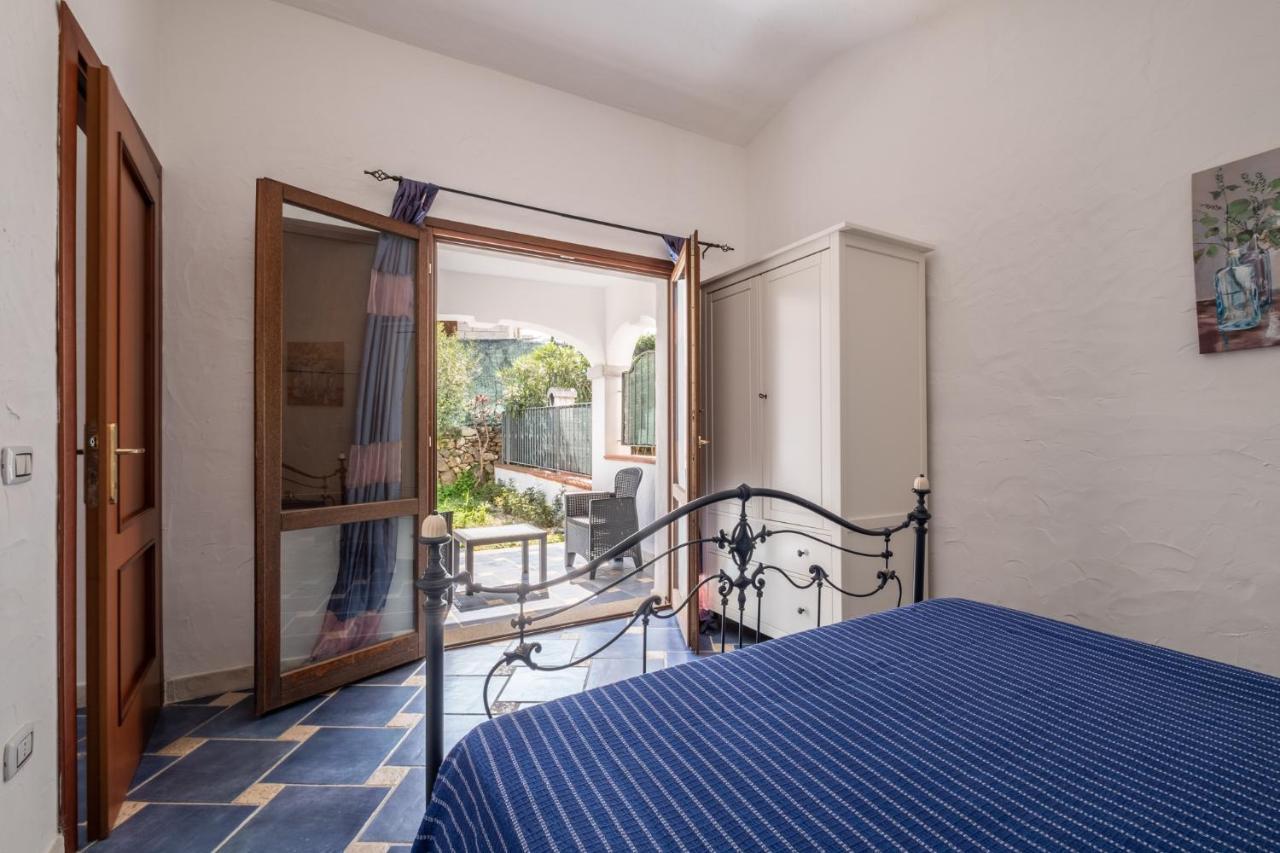 Oleandri Rossi Villa Tanaunella Esterno foto