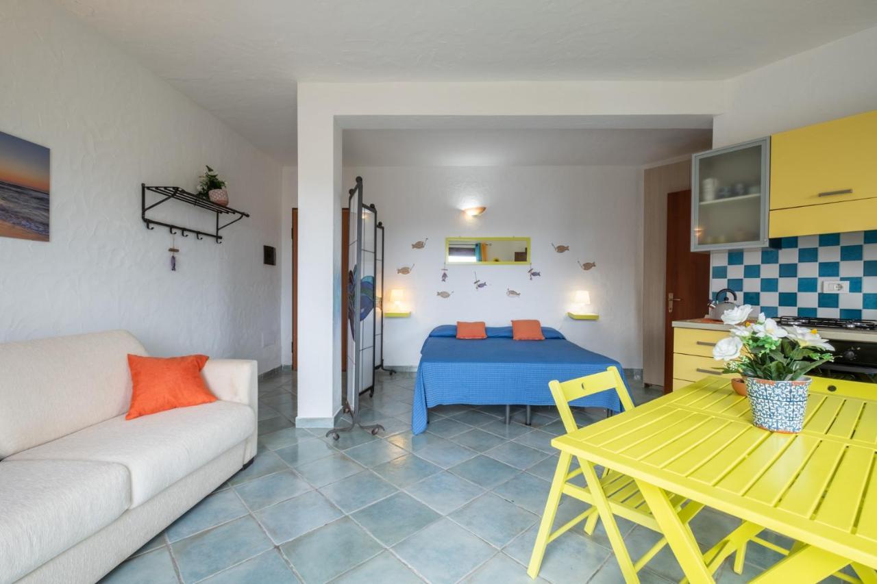 Oleandri Rossi Villa Tanaunella Esterno foto